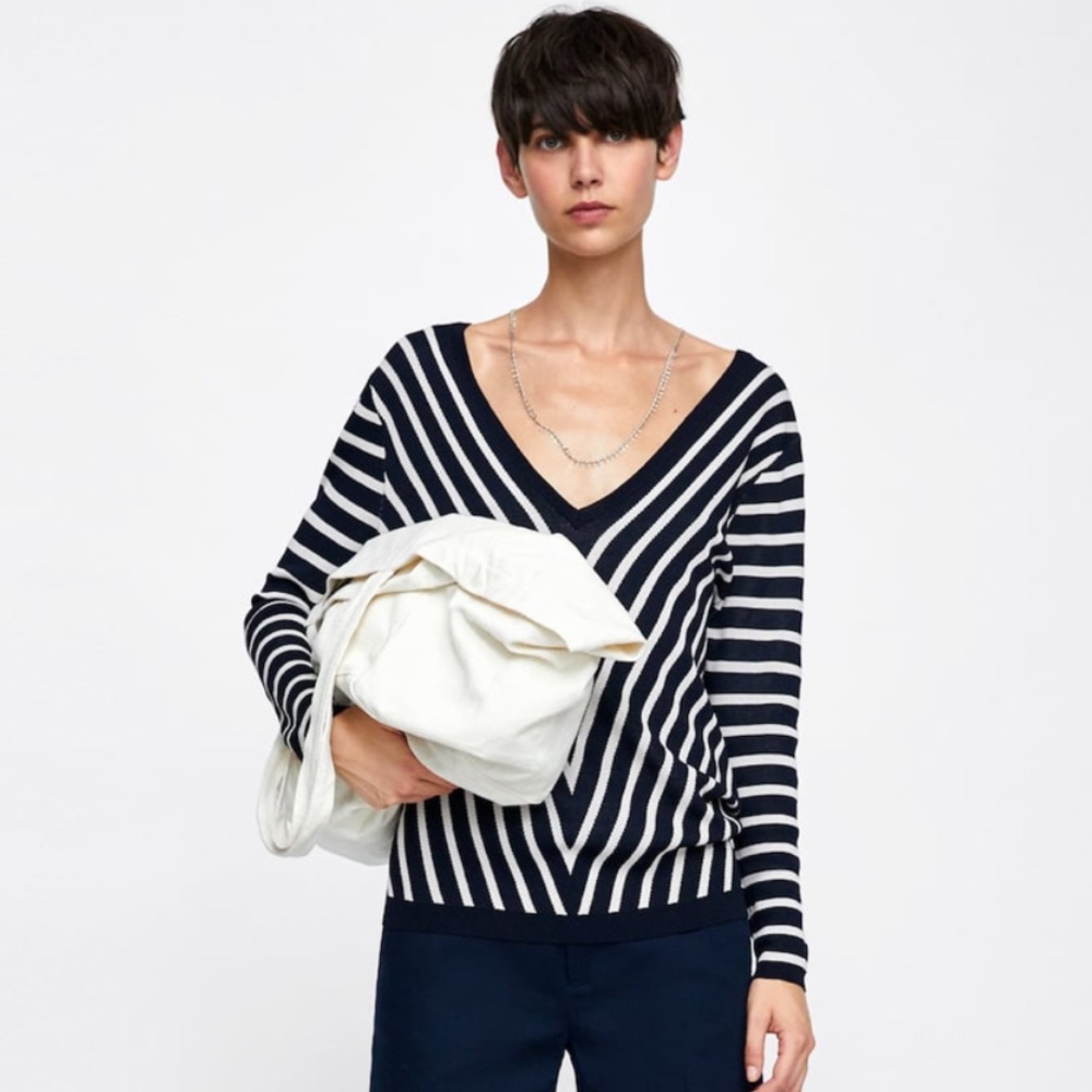Zara Black and white sweater